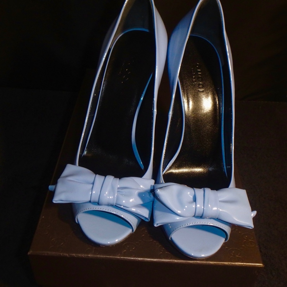 Authentic Gucci Shoes - Picture 4 of 6